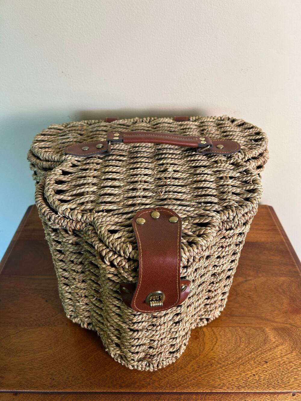 Vintage Wicker Picnic Basket with Dining Set
